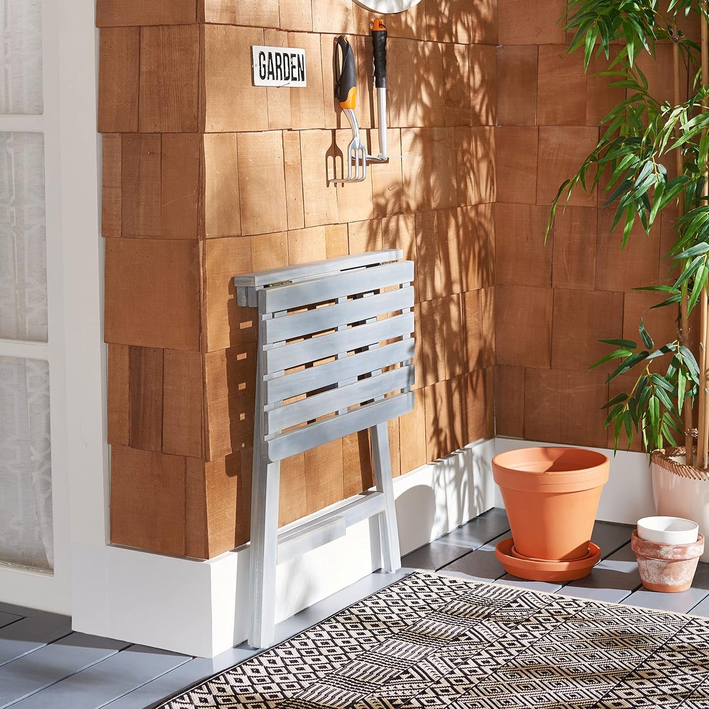 Safavieh Outdoor Collection PAT6755 Table, Ash Grey