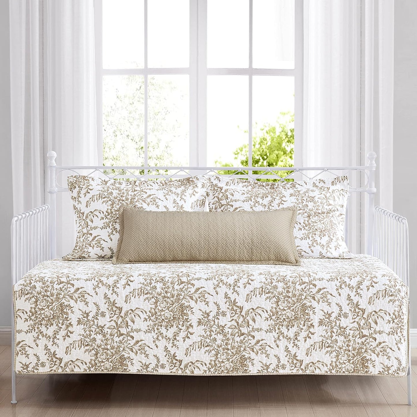 Laura Ashley Home | Bedford Collection | Quilt Set - 100% Cotton, Lightweight & Breathable, Reversible Bedding, Pre-Washed for Added Softness, Daybed, Mocha